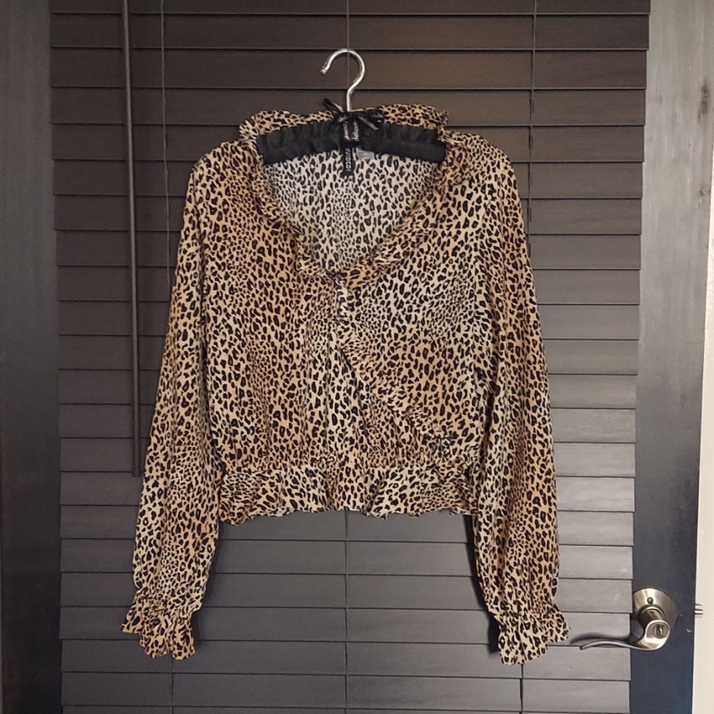 DIVEDED Womans Top